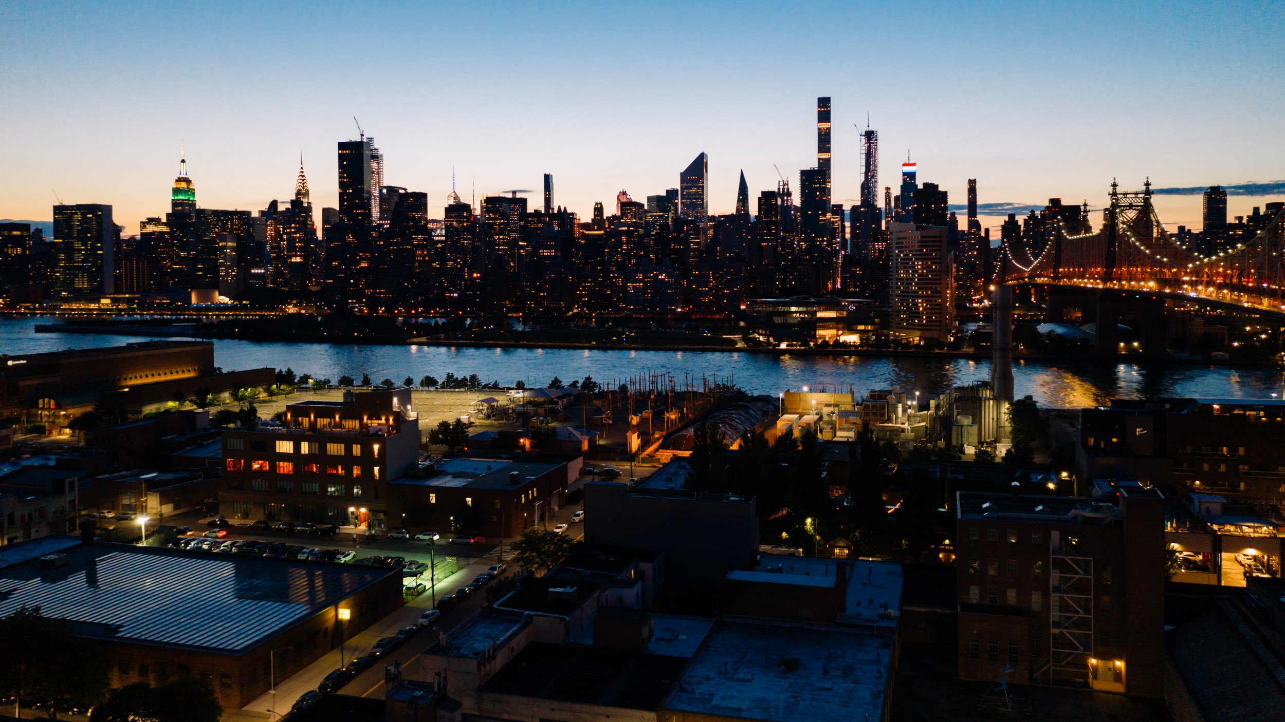 NYC Brooklyn Bridge View - Savanna Rooftop